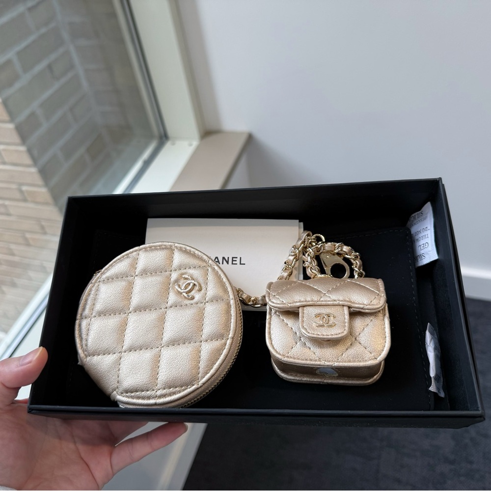 Chanel Beauty Quilted Leather Coin Purse & Mini Airpods Case Set With Defects